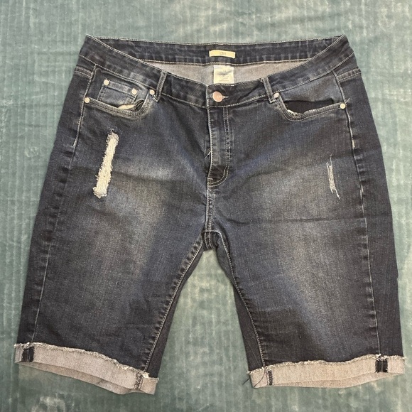 Lot 18 Pants - Womens Blue Denim distressed Shorts plus size 18